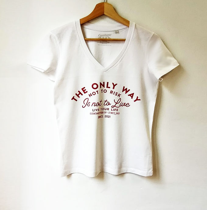 camiseta cuello pico cuentameturollo